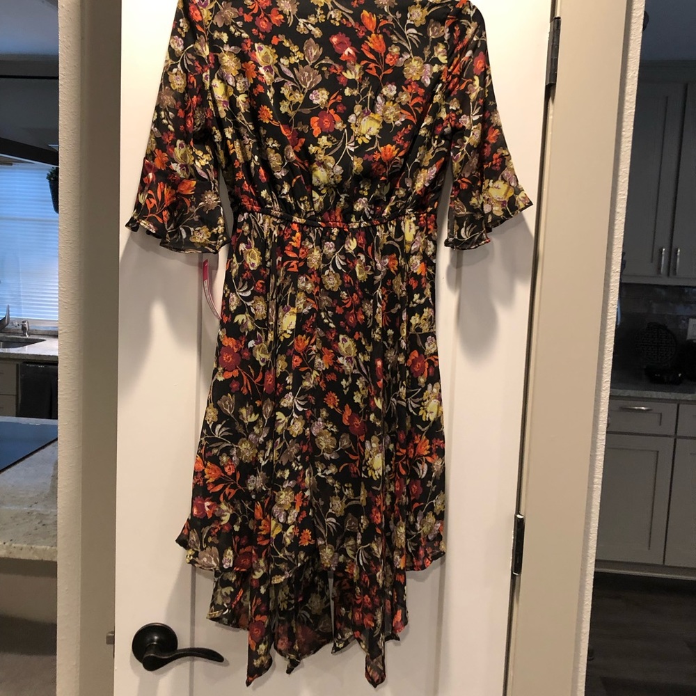 Dress - Picture 5 of 6